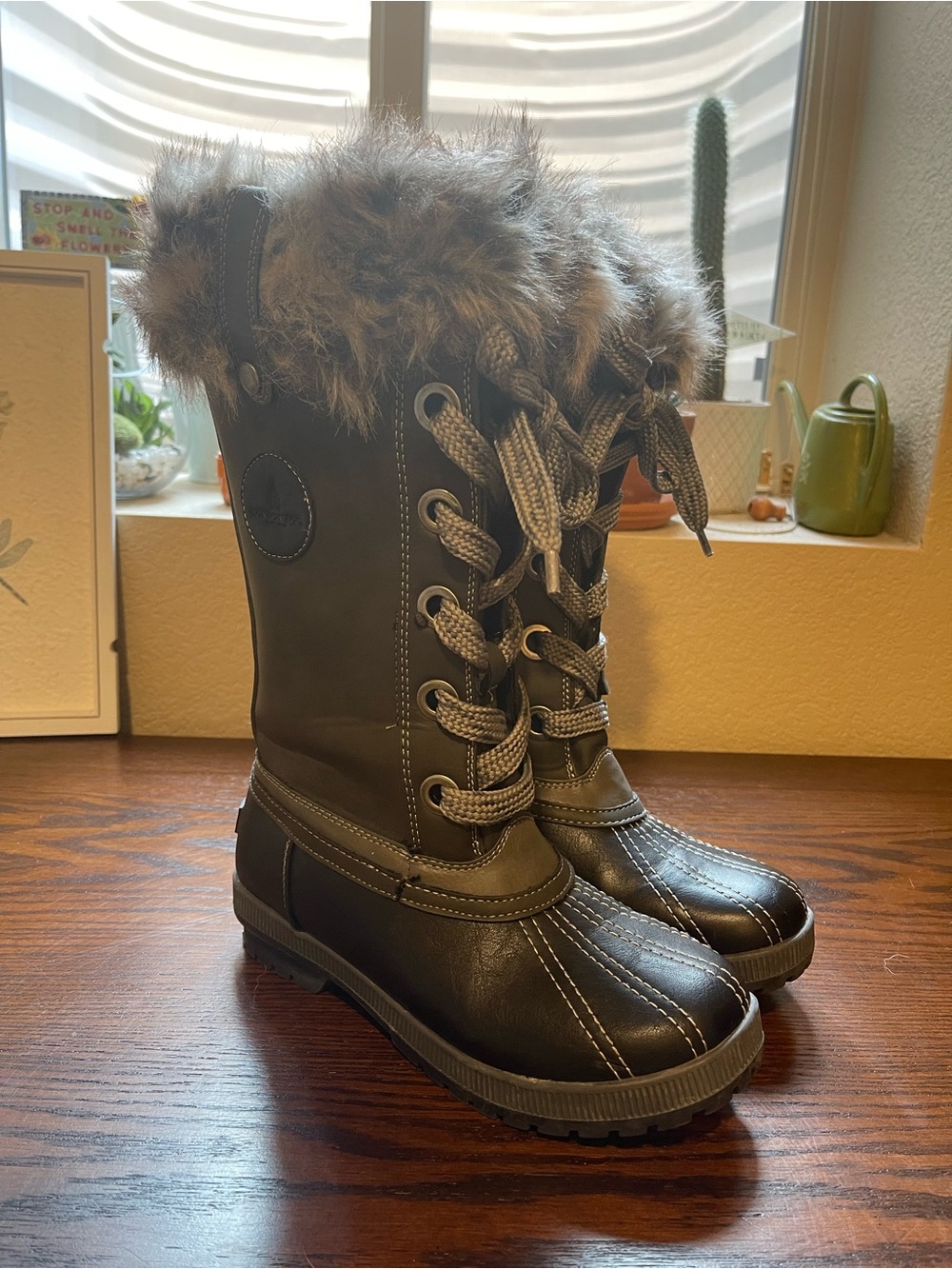 London Fog Women’s Winter Boots Black and Gray with Faux Fur